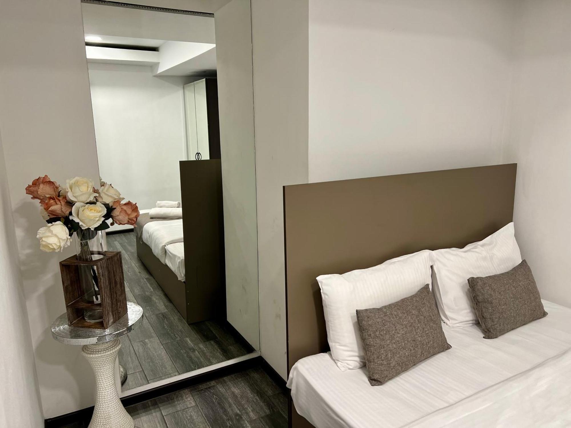 Yvn Tumanyan Apart-Hotel Yerevan Bagian luar foto
