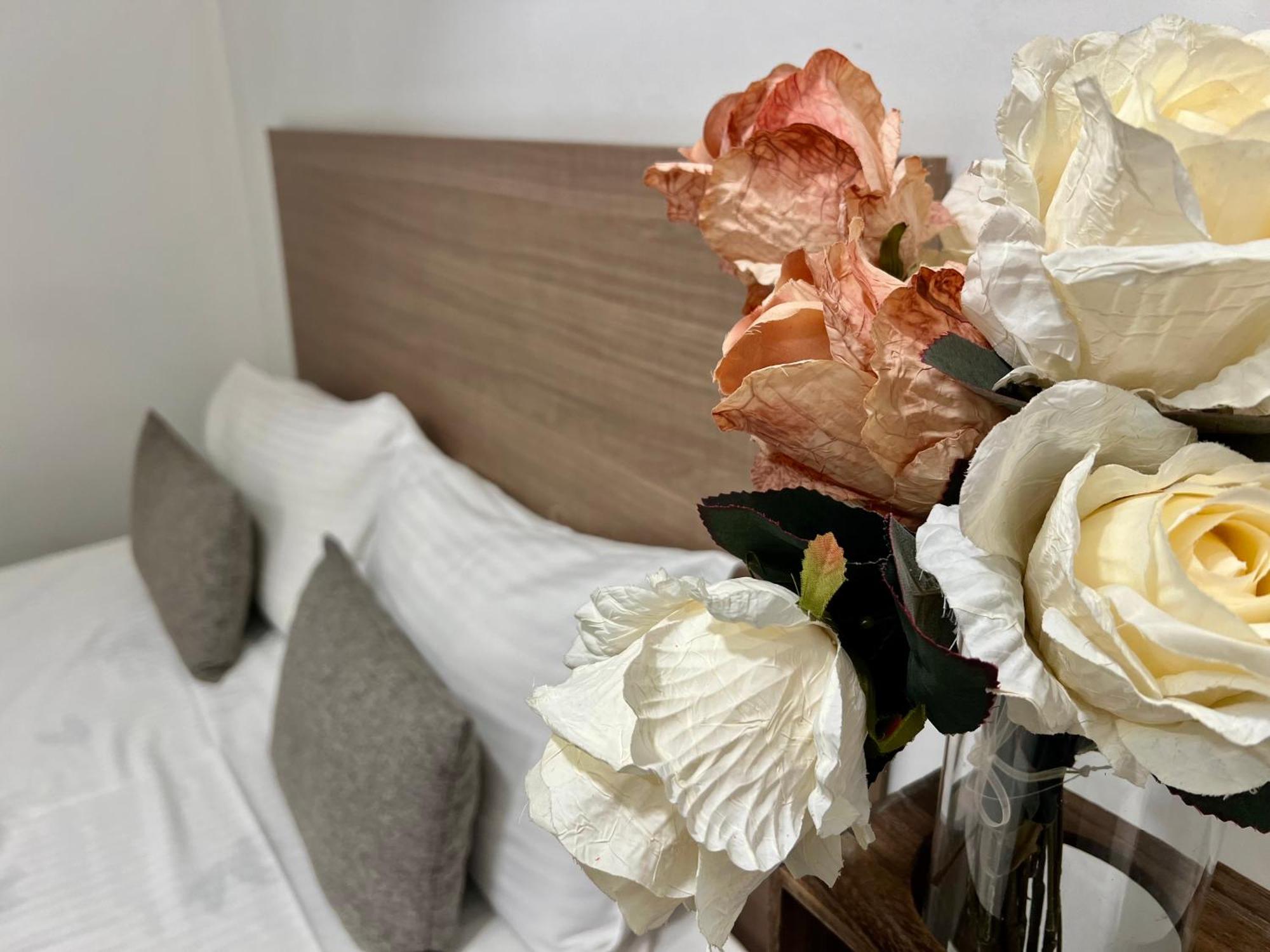 Yvn Tumanyan Apart-Hotel Yerevan Bagian luar foto
