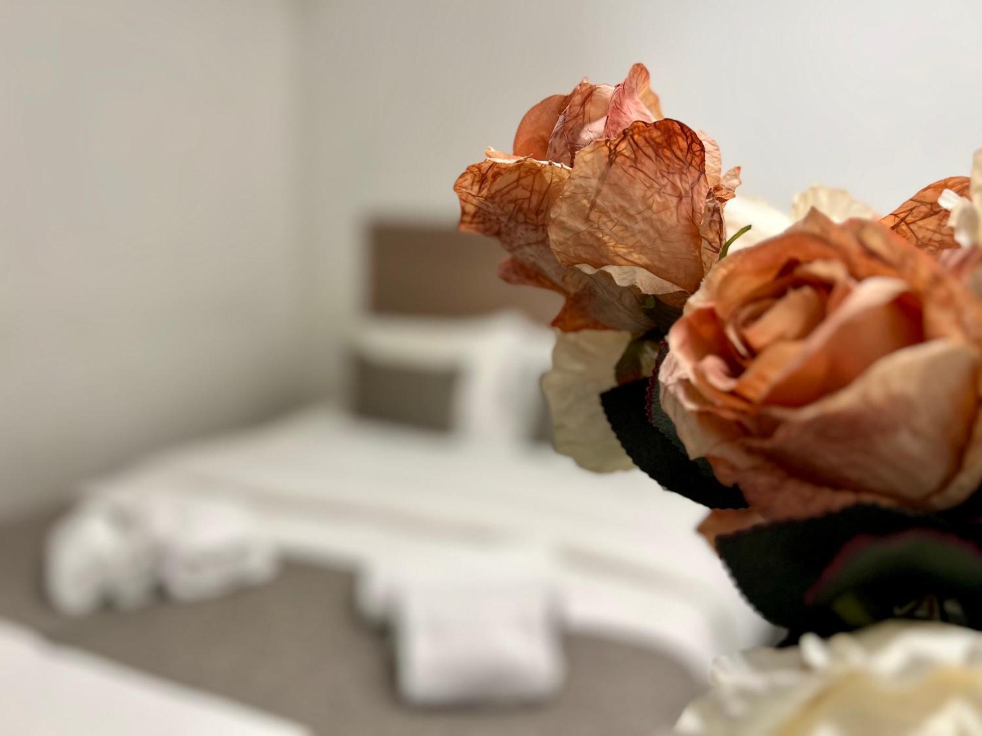 Yvn Tumanyan Apart-Hotel Yerevan Bagian luar foto