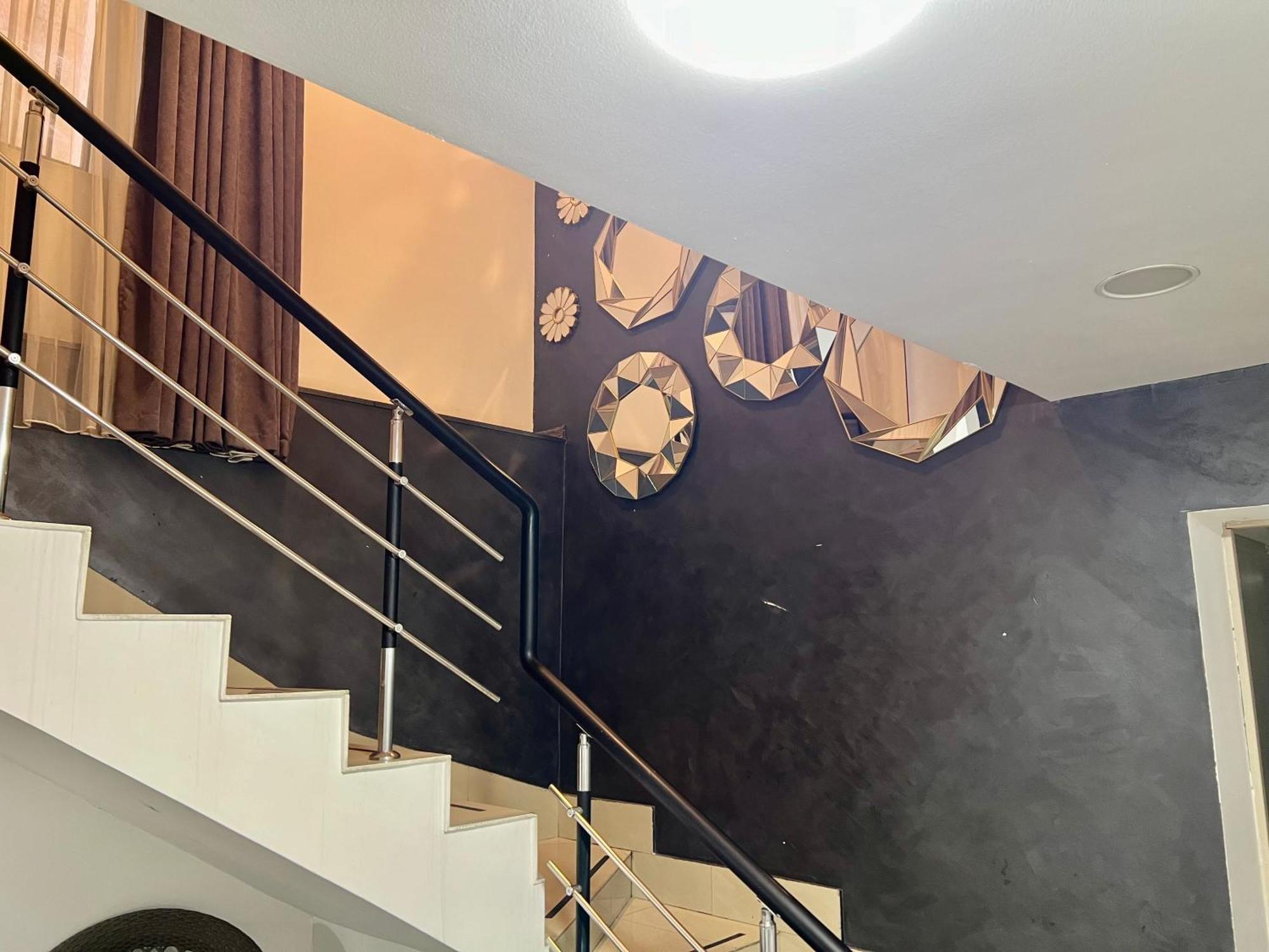 Yvn Tumanyan Apart-Hotel Yerevan Bagian luar foto