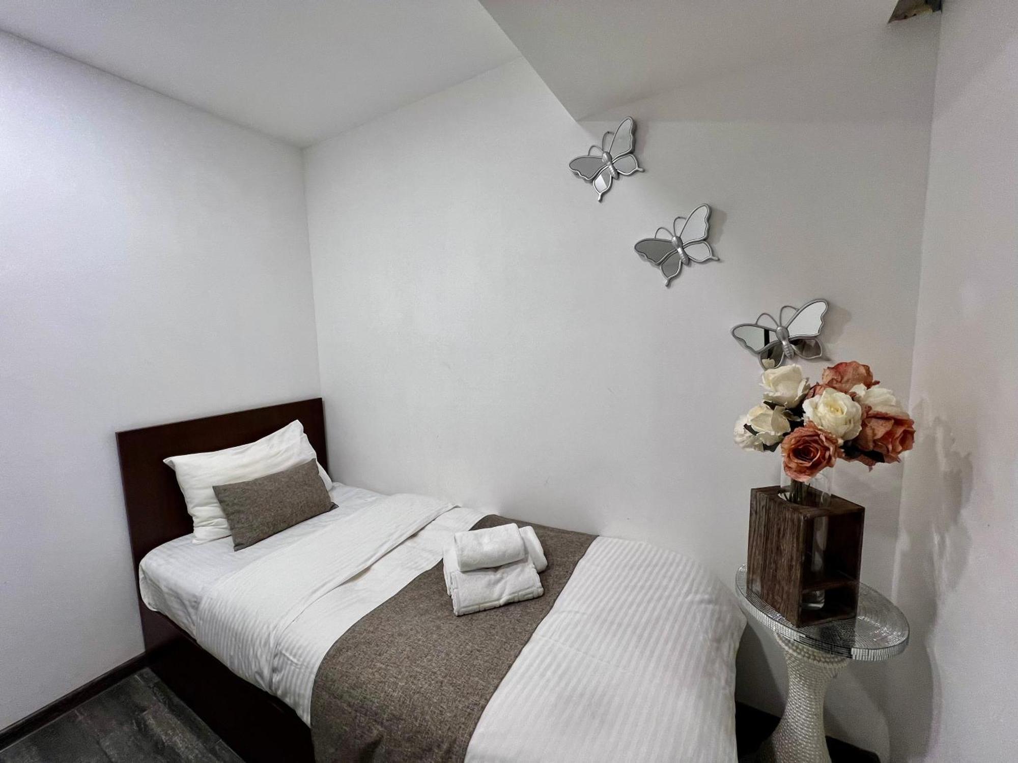 Yvn Tumanyan Apart-Hotel Yerevan Bagian luar foto