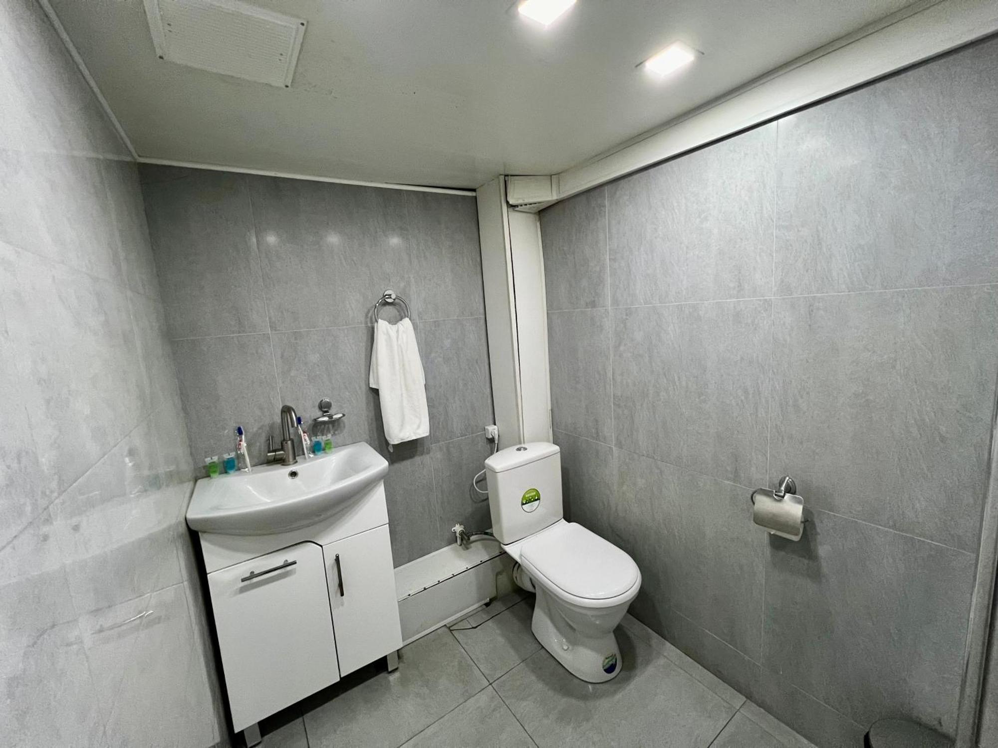 Yvn Tumanyan Apart-Hotel Yerevan Bagian luar foto
