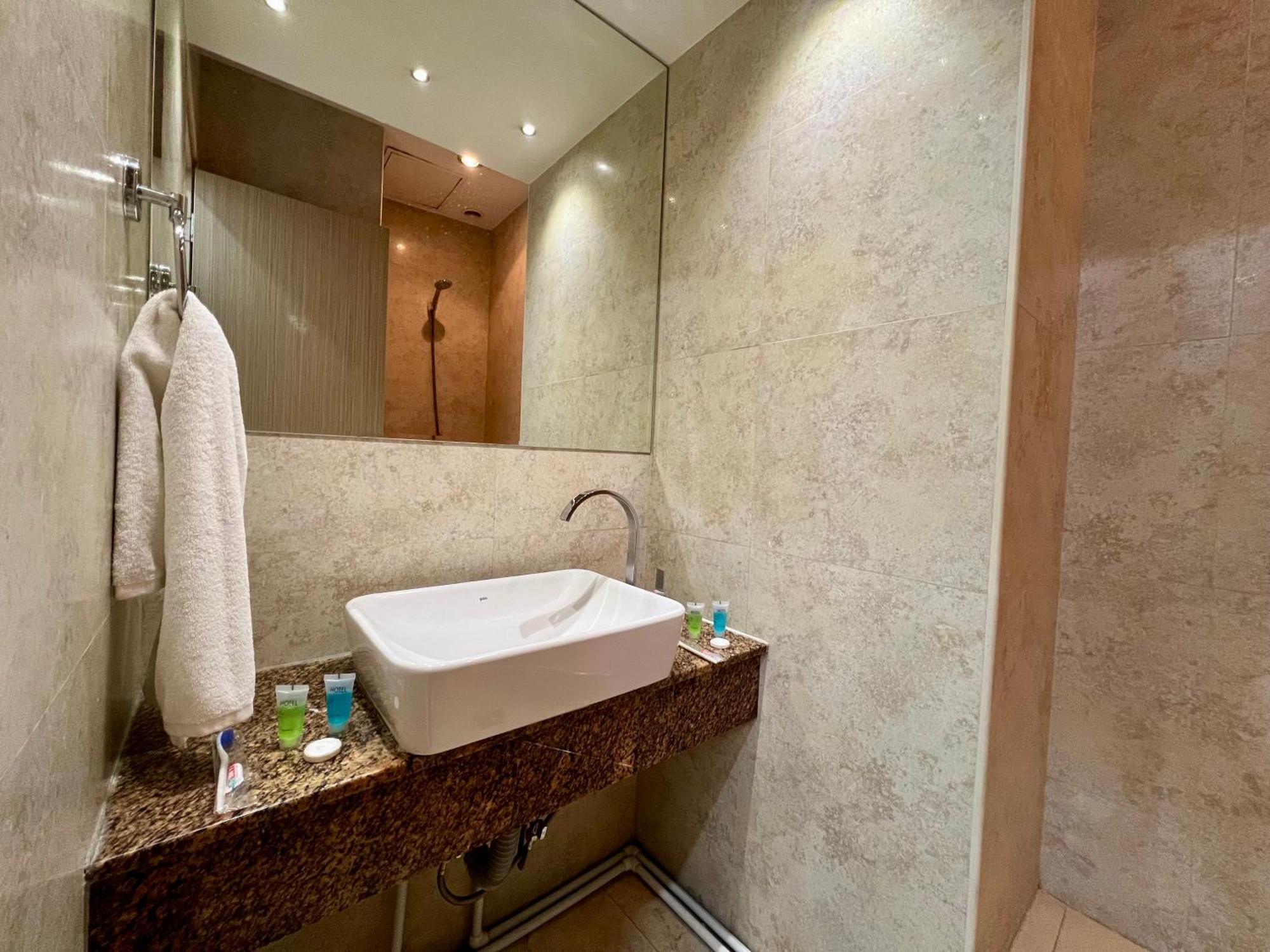 Yvn Tumanyan Apart-Hotel Yerevan Bagian luar foto