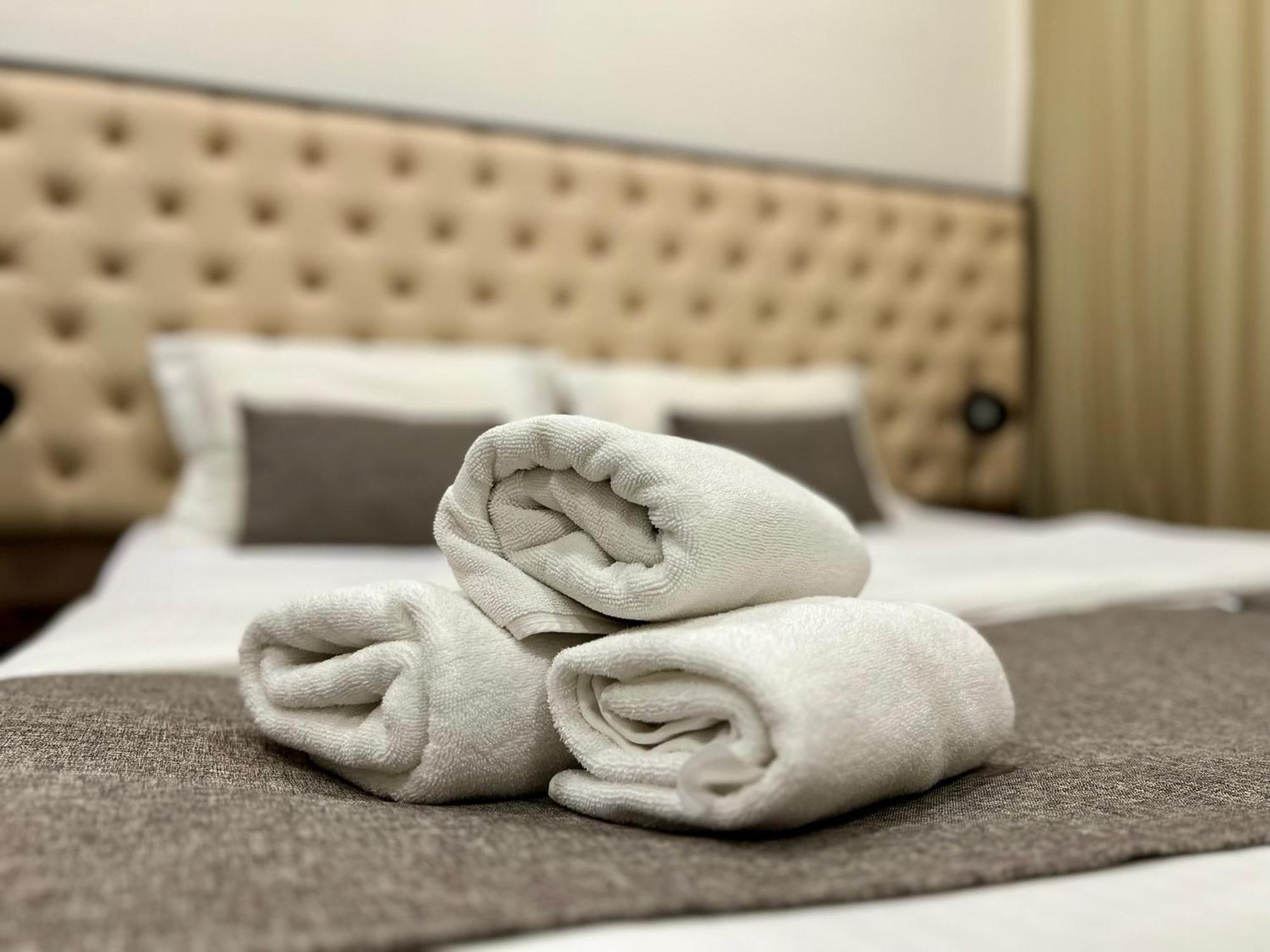 Yvn Tumanyan Apart-Hotel Yerevan Bagian luar foto